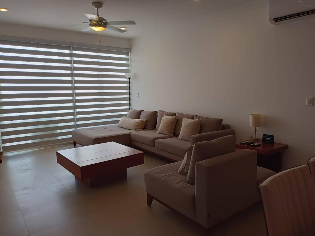 Apartment One Bedroom, Great Location Steps From The Beachh, Beautiful Roof View Playa del Carmen