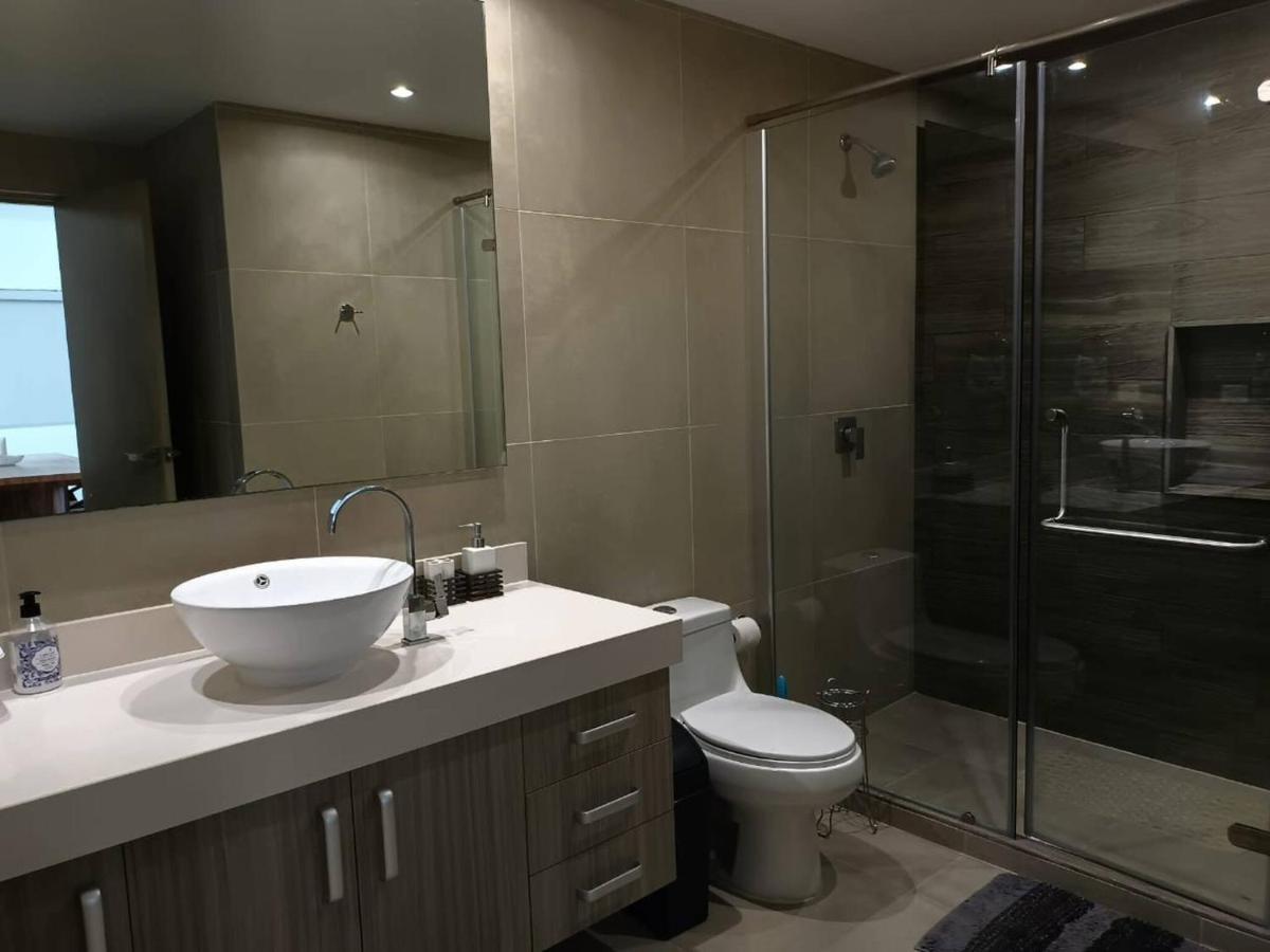 Apartamento One Bedroom, Great Location Steps From The Beachh, Beautiful Roof View *